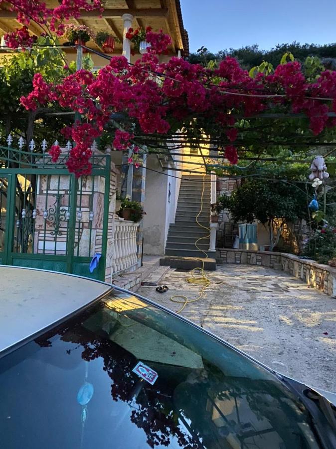 Vila Sinani Sarandë Buitenkant foto