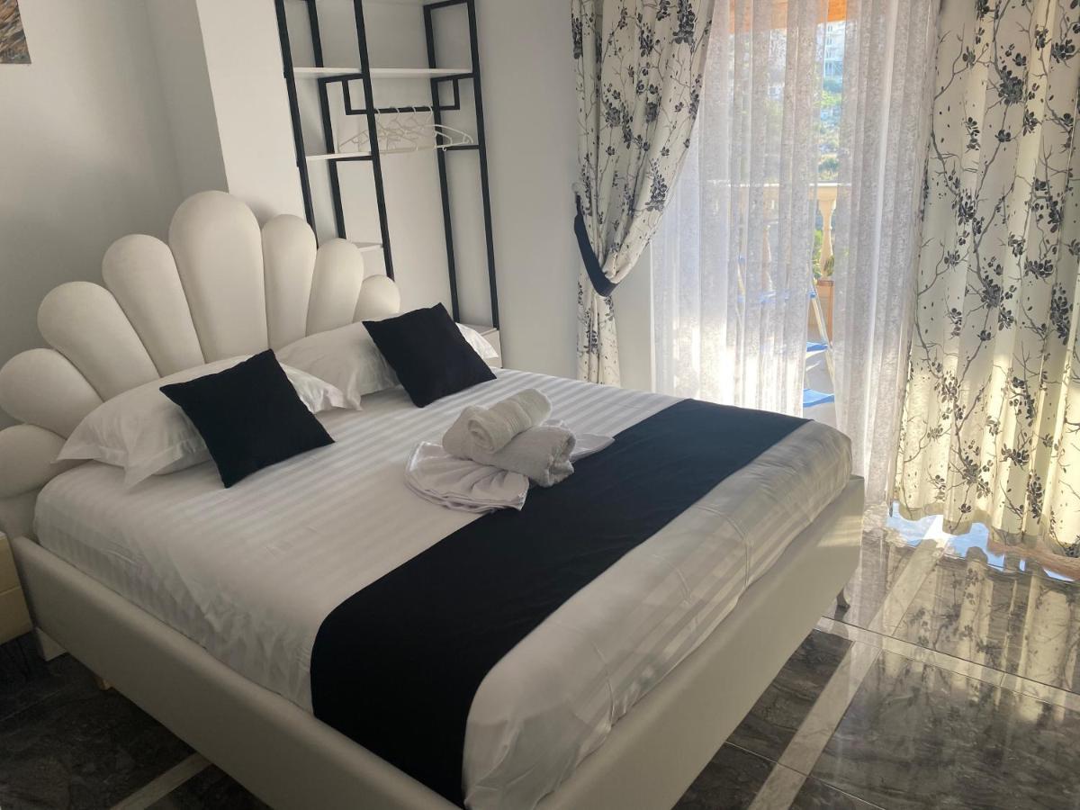 Vila Sinani Sarandë Buitenkant foto